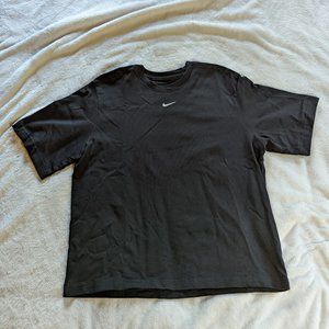 Nike Women's Sportswear Essential T-Shirt